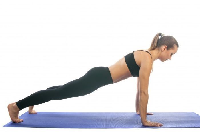 5 простых поз йоги, которые помогут избавиться от жира на животе