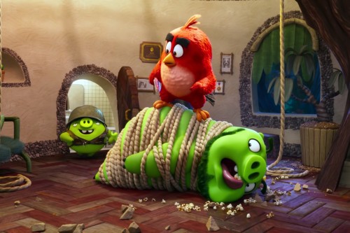 Птицы и свиньи объединяются, чтобы спасти мир в финальном трейлере фильма «Angry Birds 2 в кино»