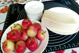 Слойки с яблоками из готового теста — вкусный рецепт