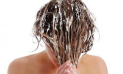 Волосы выпадают с луковицей: причины этого явления