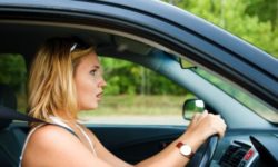 Почему некоторые женщины боятся водить автомобиль