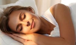 Омолаживающий сон: 5 правил сна, которые помогут сохранить красоту