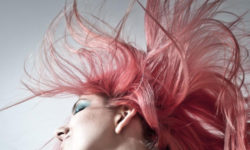 Как вы убиваете волосы: кератин, резинки, неправильная сушка и другие ошибки