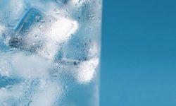 Стоит ли отказаться от воды из холодильника? Причины избегать охлажденной воды